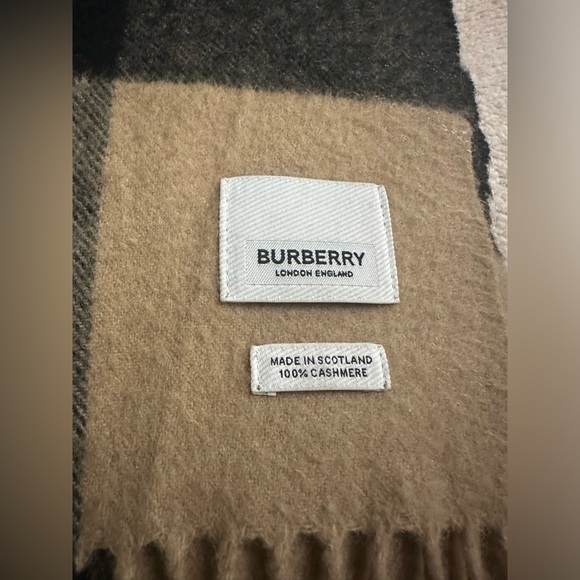 Burberry Checked Fringed-Edge XL extra large Scarf 100% cashmere - Picture 3 of 4